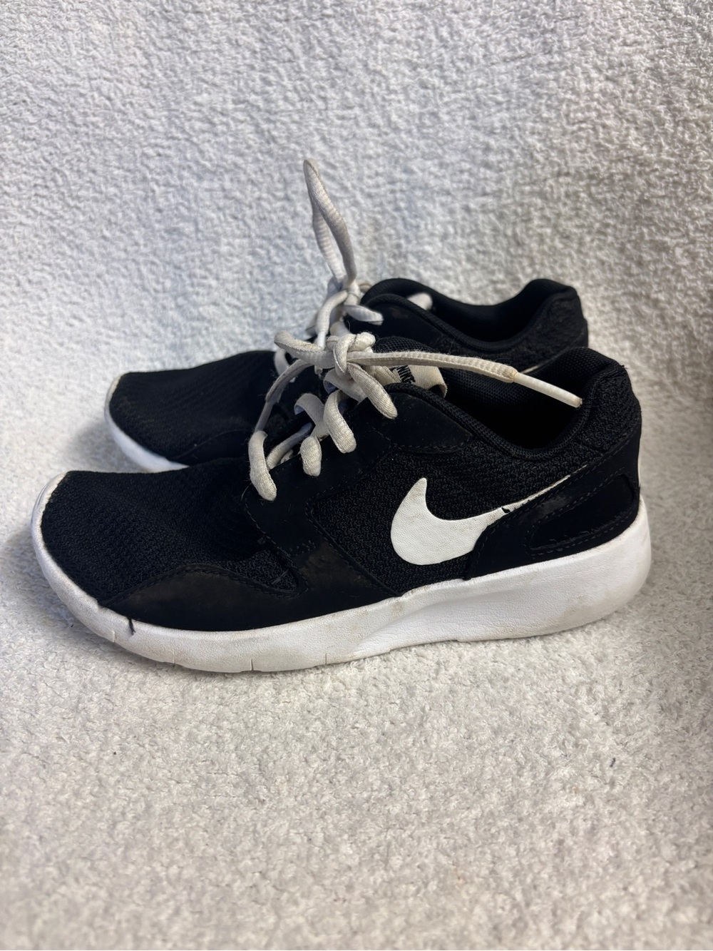 Nike Kids' Black and White Athletic Sneakers size 2Y